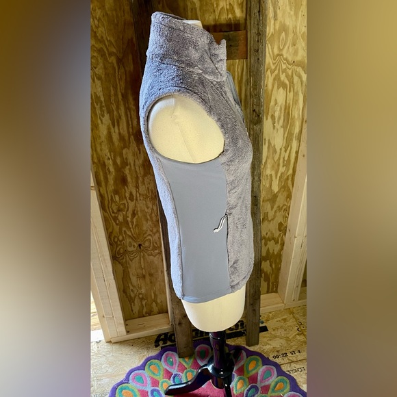 💥The North Face Osito Fleece Vest💥 - Picture 2 of 16